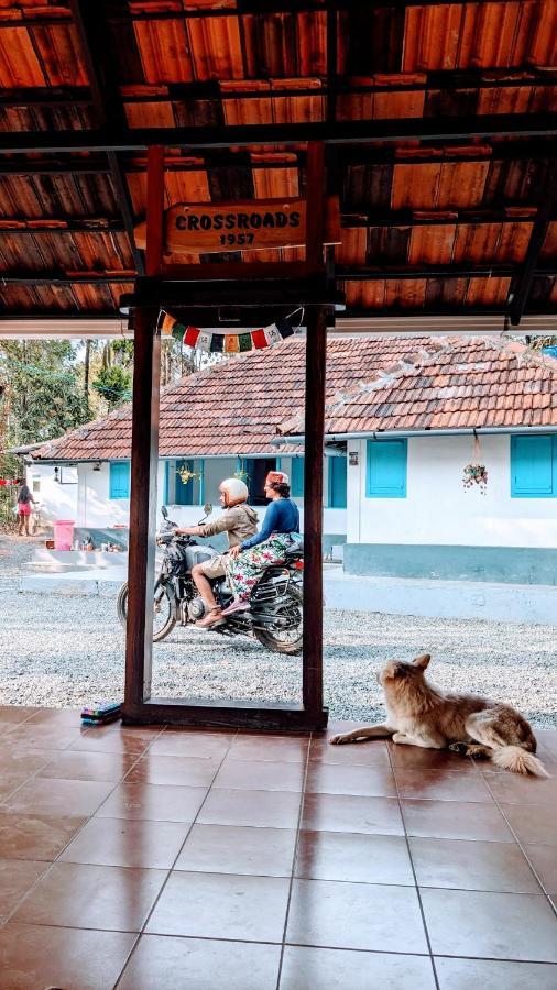 Crossroads Hostel 1957 Kalpetta Bagian luar foto