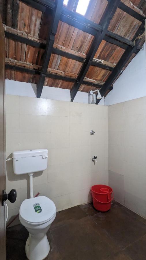 Crossroads Hostel 1957 Kalpetta Bagian luar foto