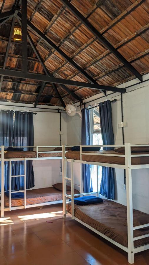 Crossroads Hostel 1957 Kalpetta Bagian luar foto